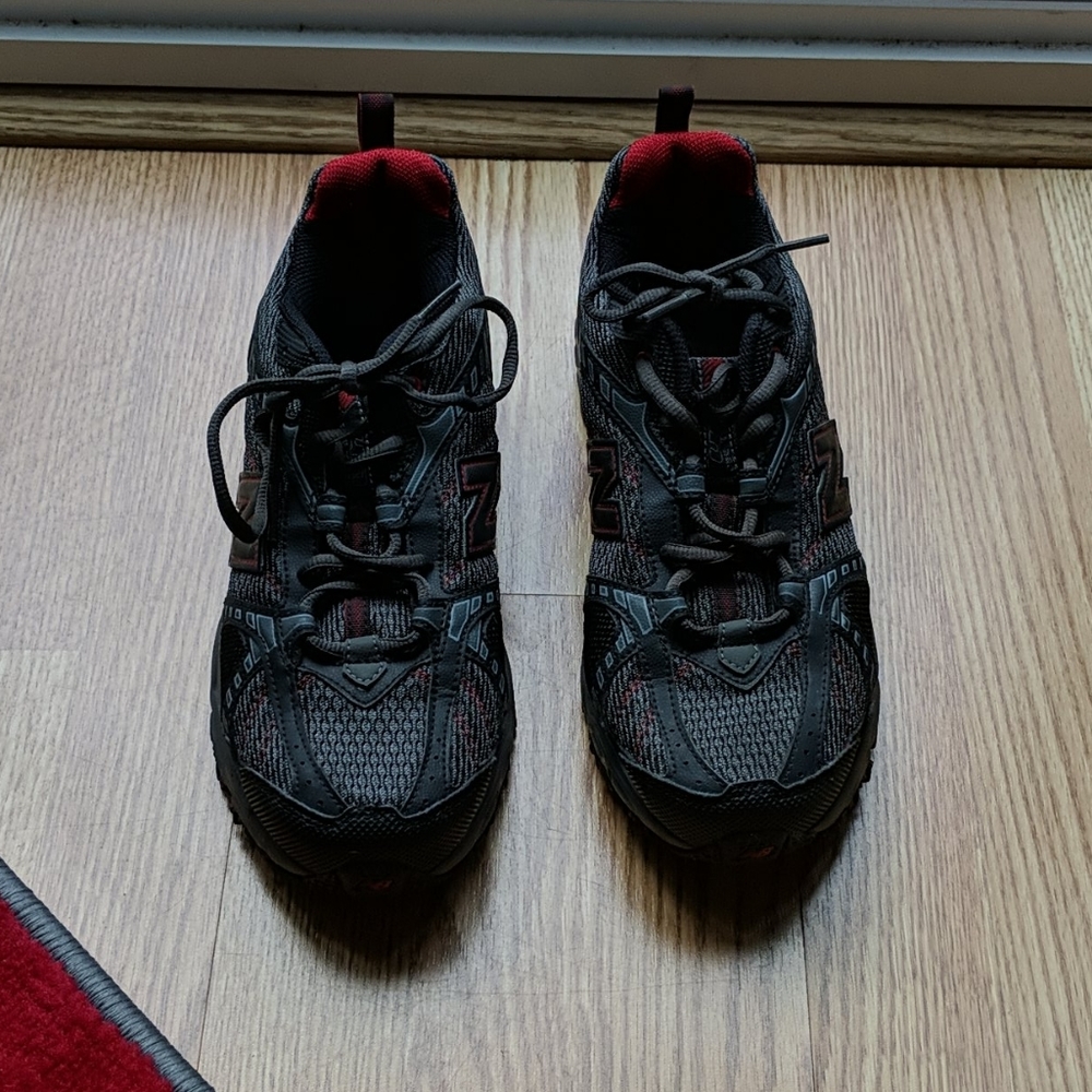 New Balance Men's Trail Sneakers - Size 7.5 4E